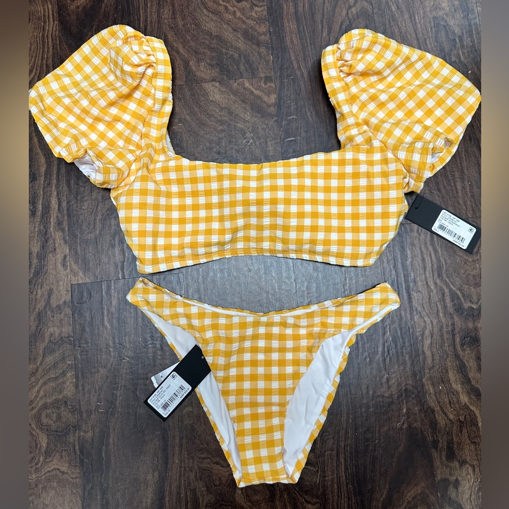 Two piece swimsuit Gianni Bini